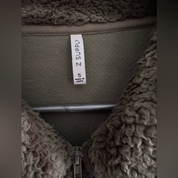 Z Supply Camo Sherpa Jacket - Picture 4 of 5